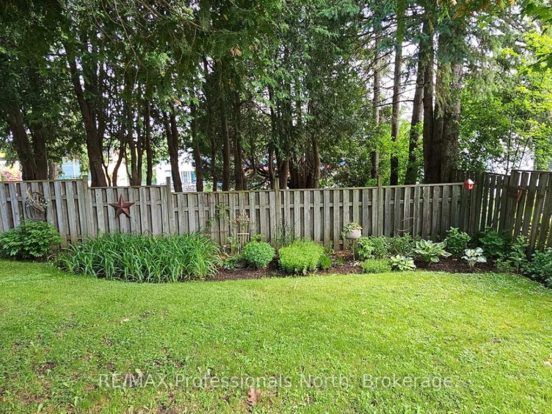 133 MAIN STREET W, 