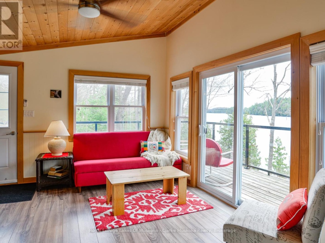 7 - 7 SILVER POINT ROAD, 