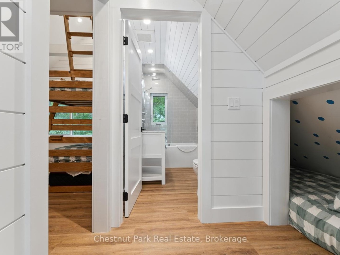 44 MILLER ISLAND, 