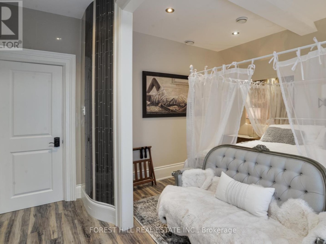241 MISSISSAGA STREET W, Orillia