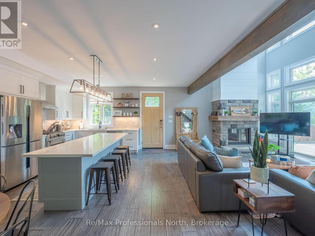1024 ALBERT LANE E, Kawagama Lake