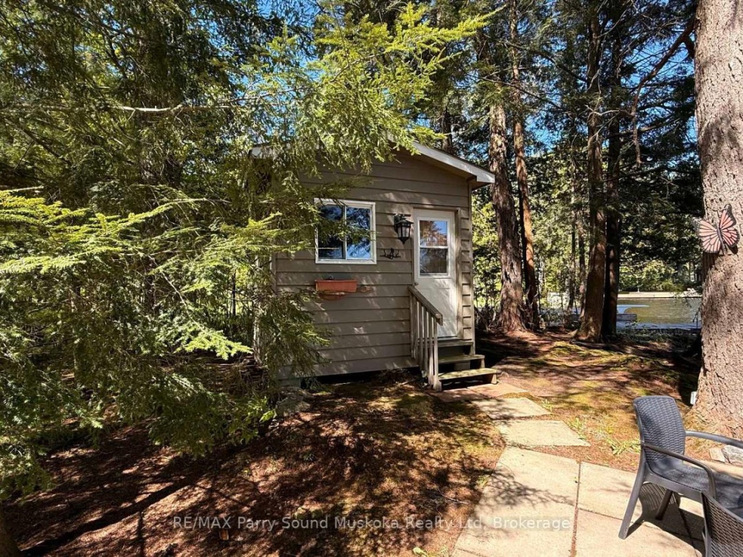 3 Maureen Drive, Little Whitefish Lake