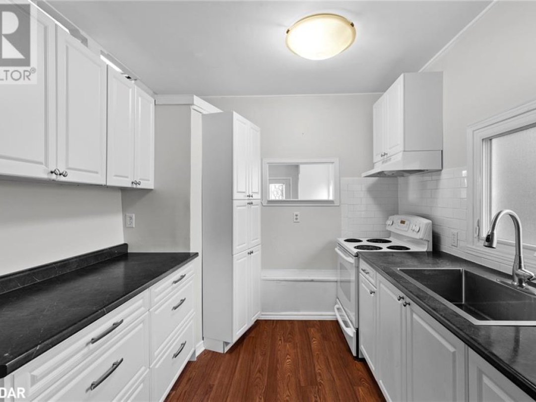 3 COURTLAND Street, 