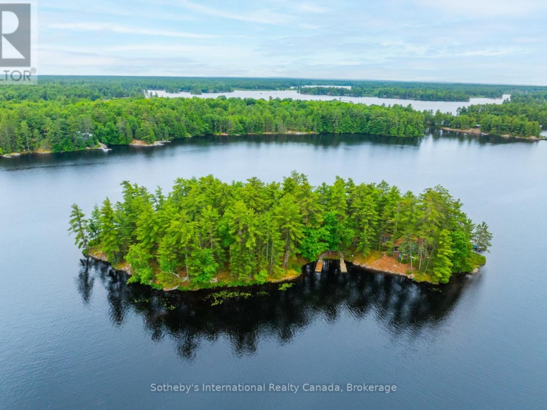 16Lk 1 Wolf Island, Kahshe Lake