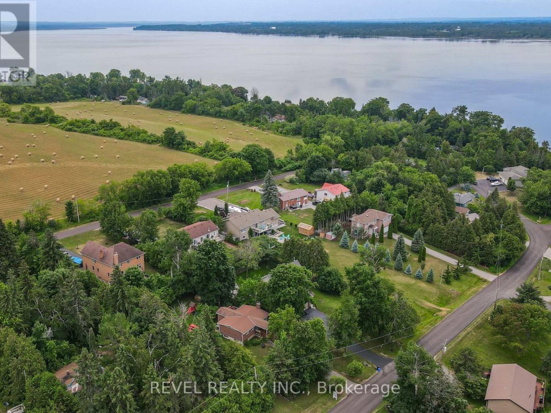 99 BOWEN ROAD, 