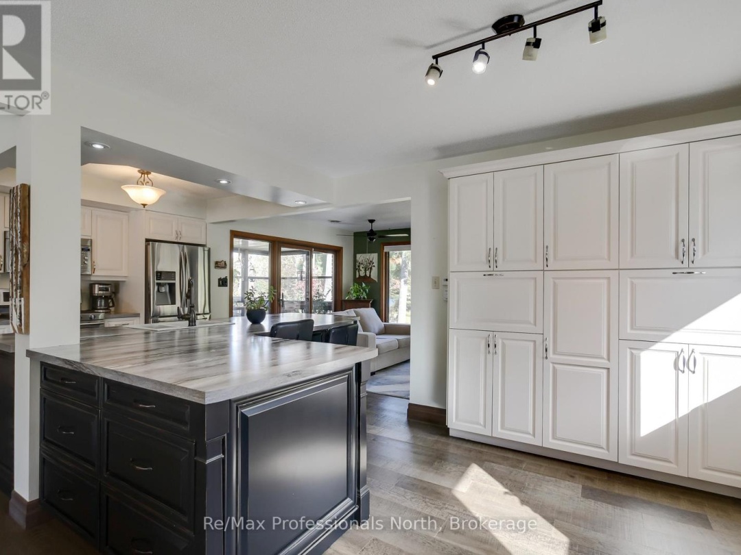 324 Bethune Drive N, Gull Lake