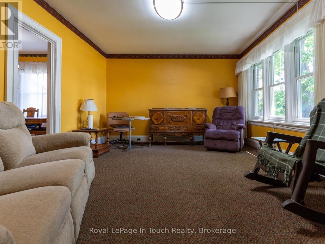 2596 HONEY HARBOUR ROAD, 