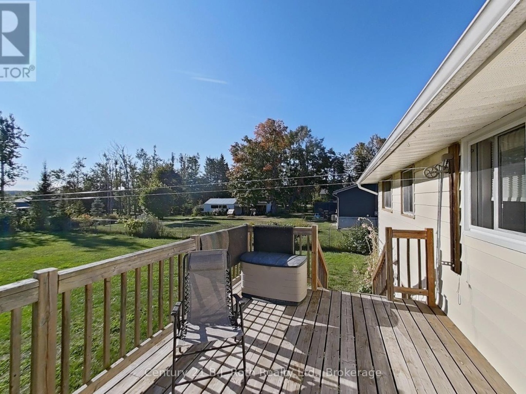 3 VINE STREET, 