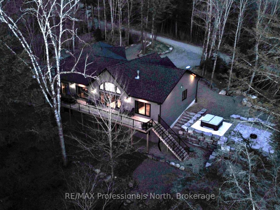 1034 Lone Wolf Crescent, Percy Lake