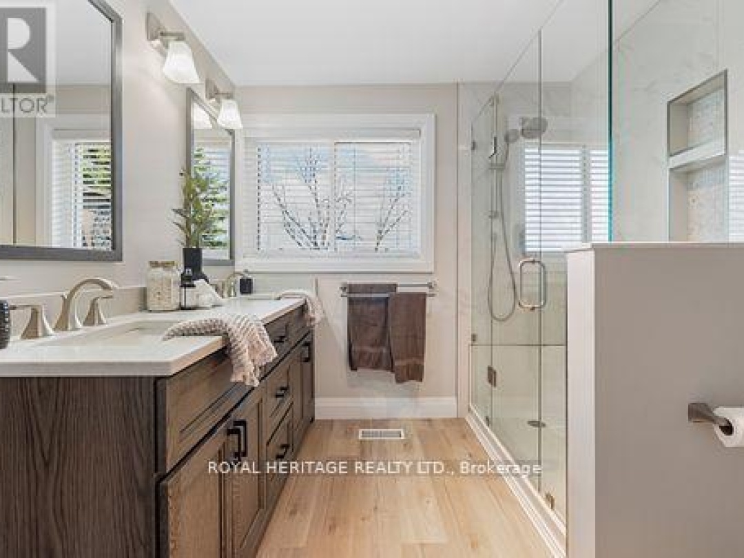 7 NORTH SERVICE ROAD, 