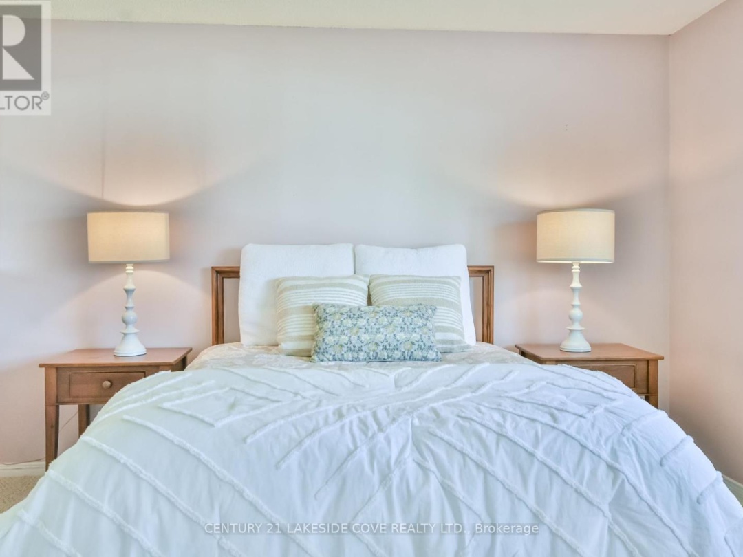121 Bayshore Drive, Lake Simcoe