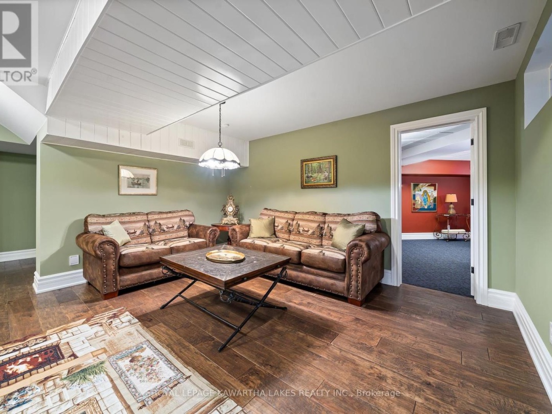 1484 COUNTY ROAD 8, 