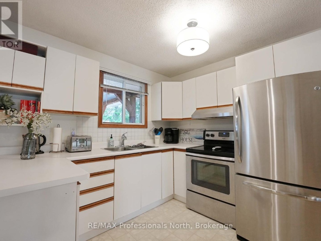 1039 Mink Road, Long Lake