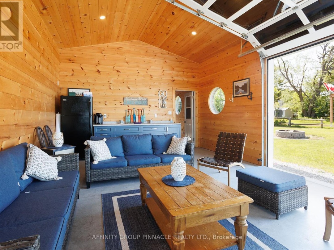 12 GILLIS STREET, Sturgeon Lake