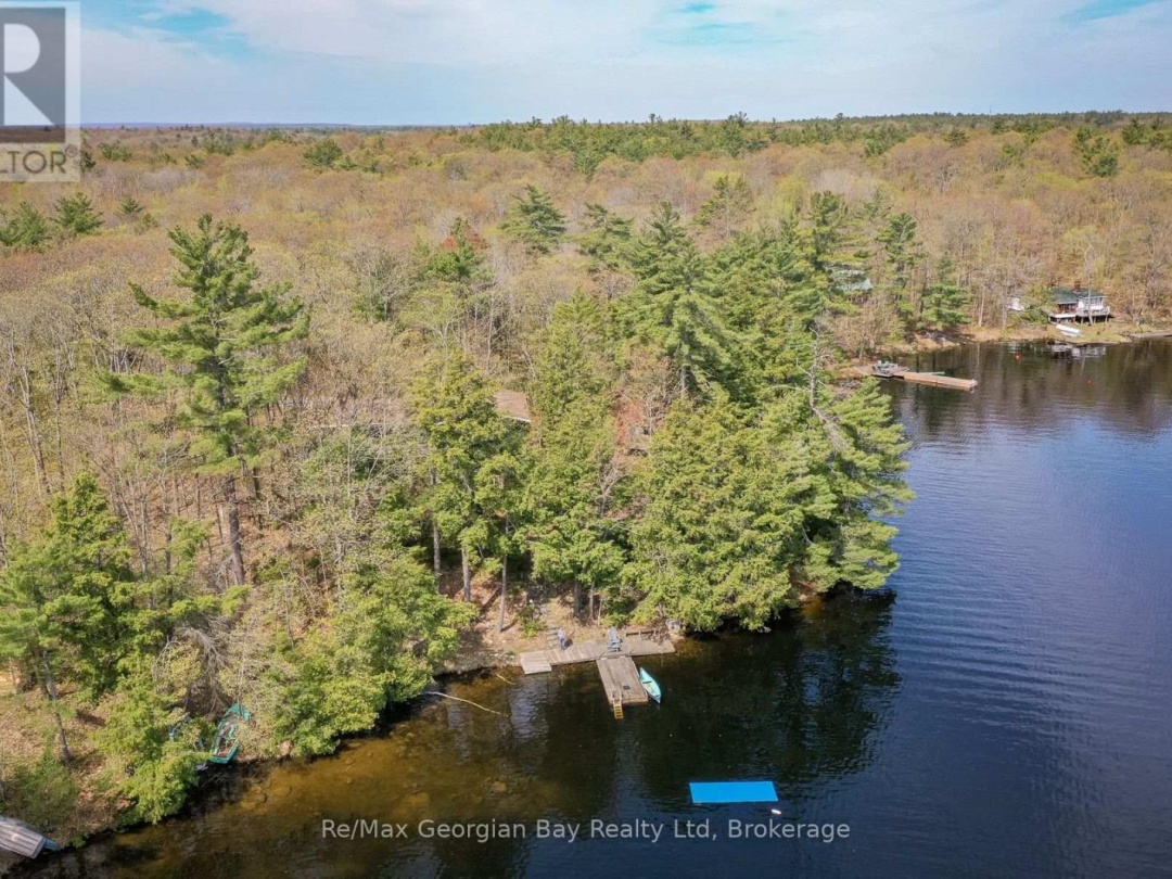 214 Trans Canada Bay Road, Six Mile Lake