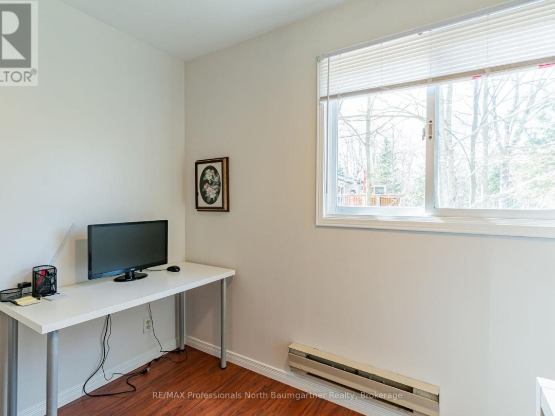 1053 Mink Road, Long Lake