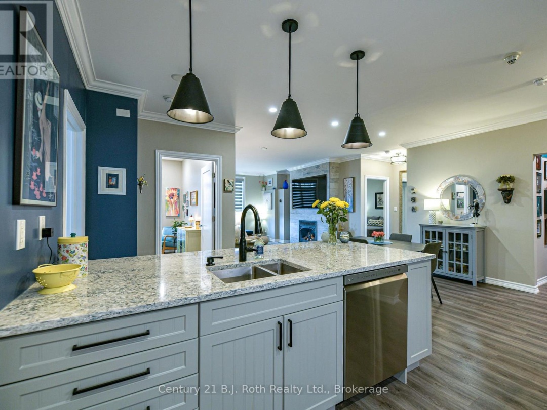 315 - 140 CEDAR ISLAND ROAD, 