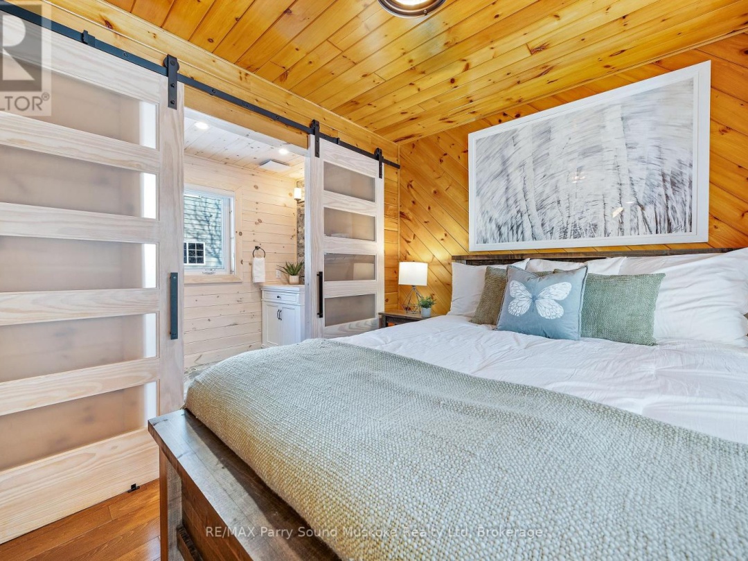587 Centre Road, Manitouwabing Lake