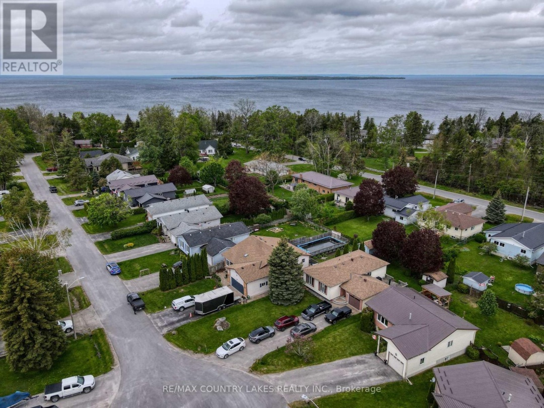 86 Beechwood Avenue, Lake Simcoe
