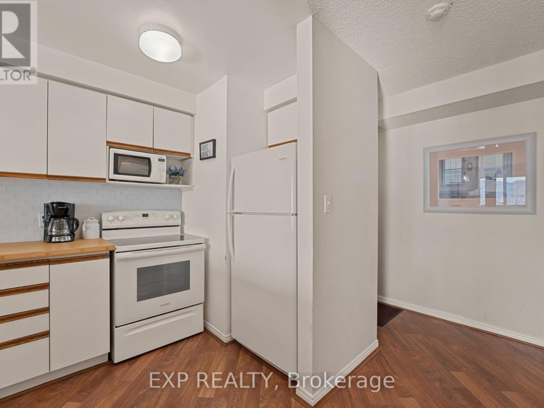 6 12 Turner Drive, Peninsula Lake