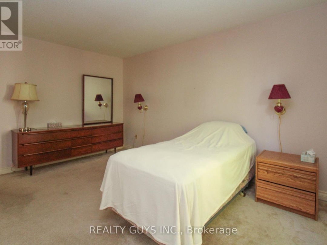 #204 - 200 EAST STREET S, 