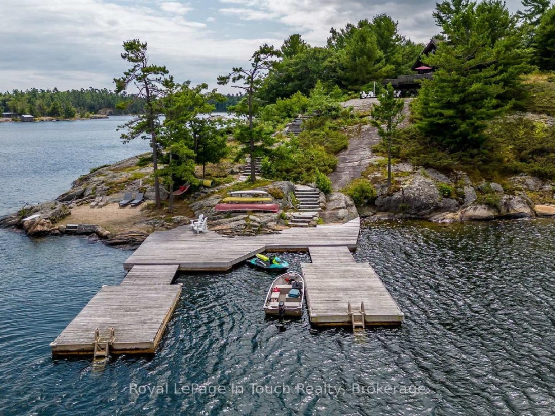 B686-8 DERBYSHIRE ISLAND, Georgian Bay