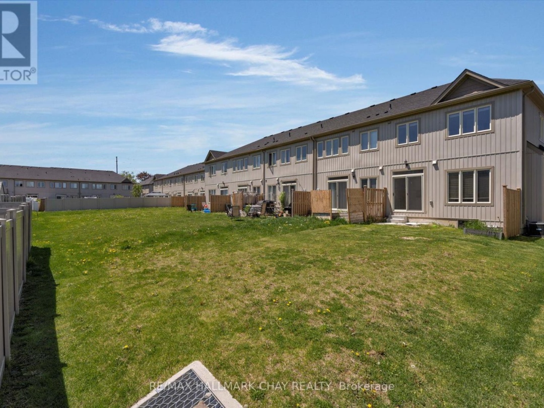 19 CHURCHLEA MEWS, Orillia