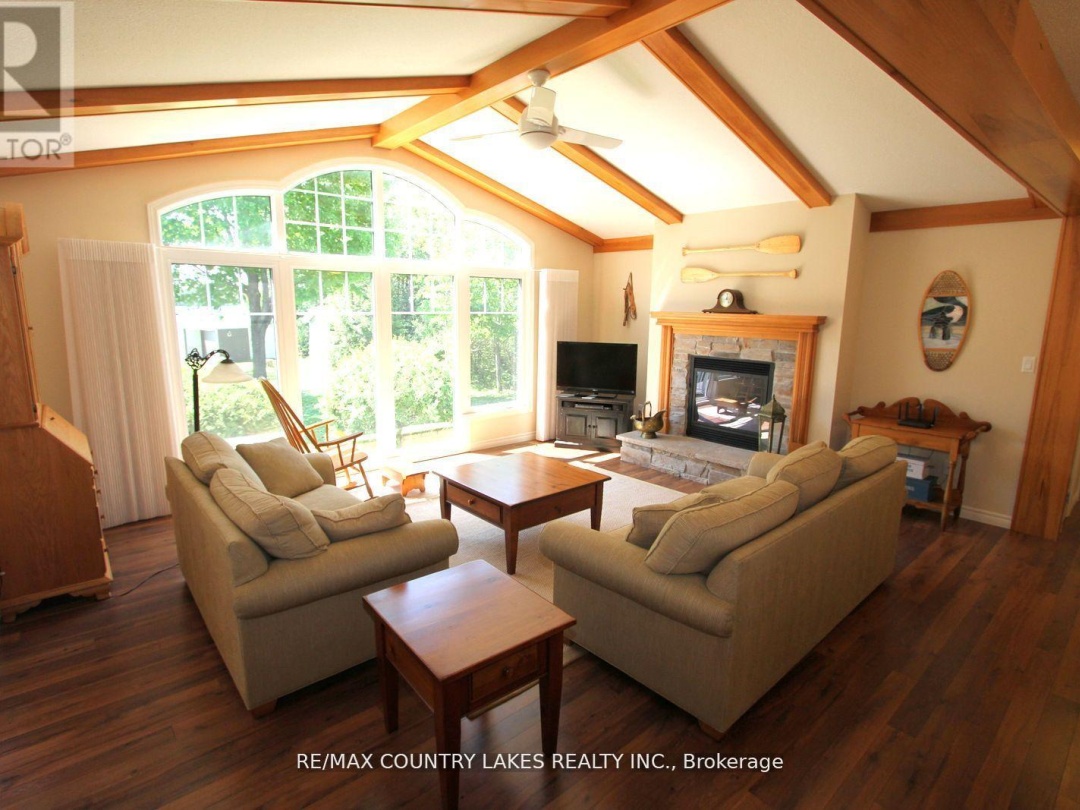 275 MCGUIRE BEACH ROAD, Canal Lake