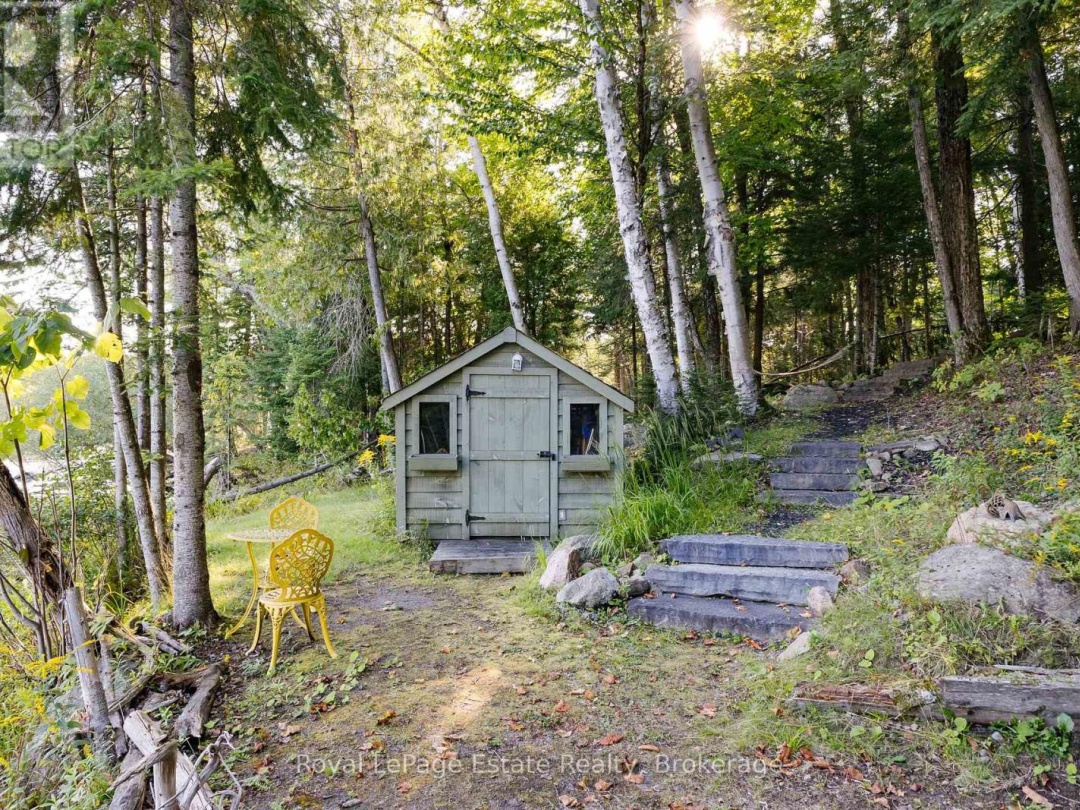1157 BETWEEN LAKES TRAIL, Soyers Lake