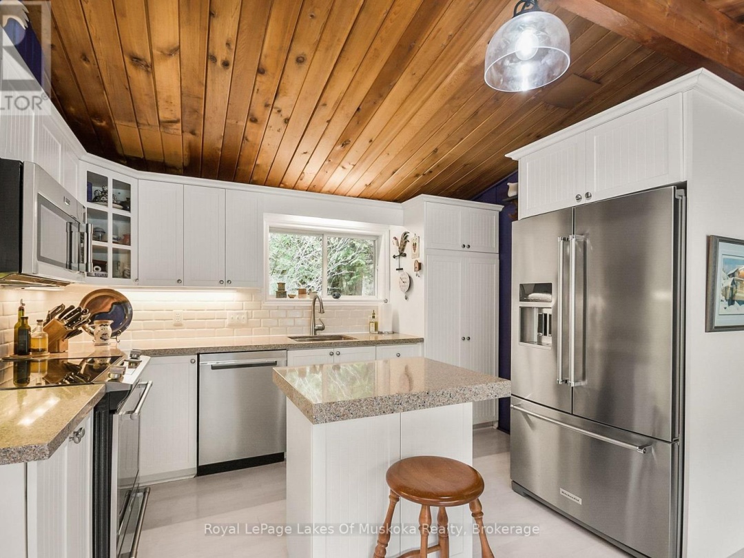 9 Summer Lane, Lake Muskoka