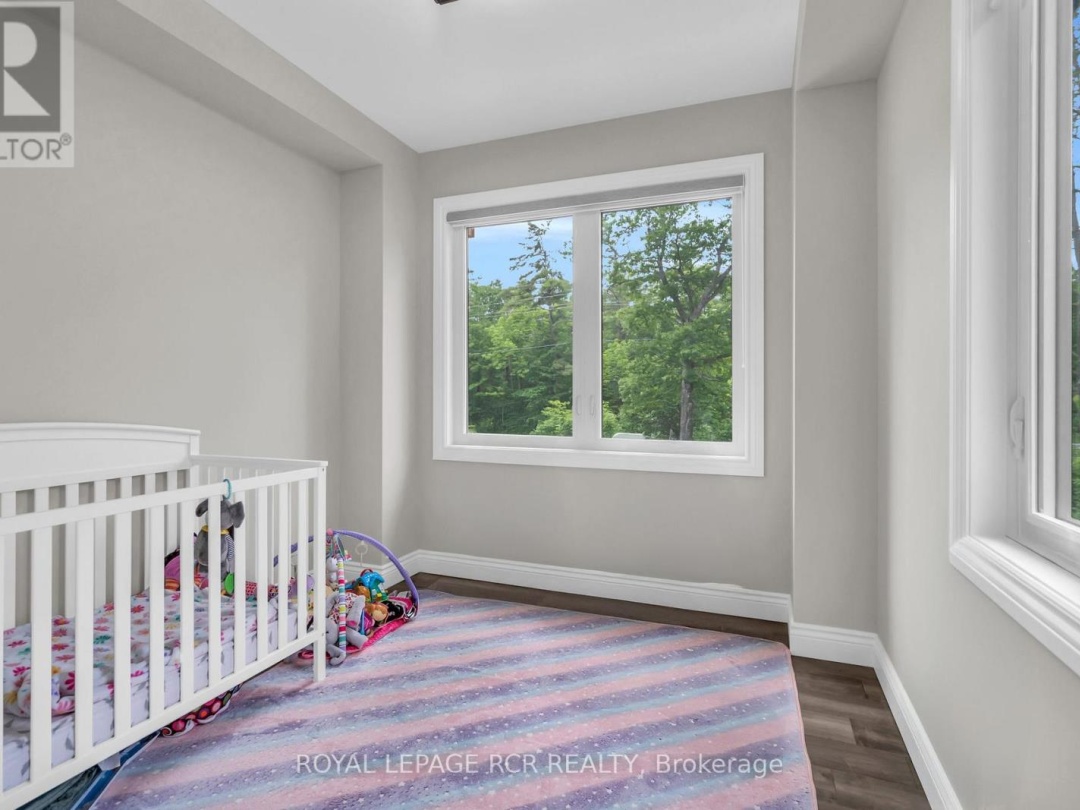 2360 HONEY HARBOUR ROAD, 