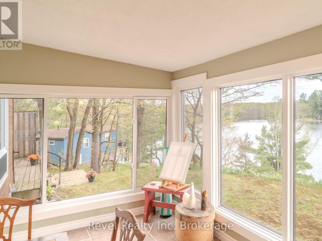14 Swallow Road, Miller Lake