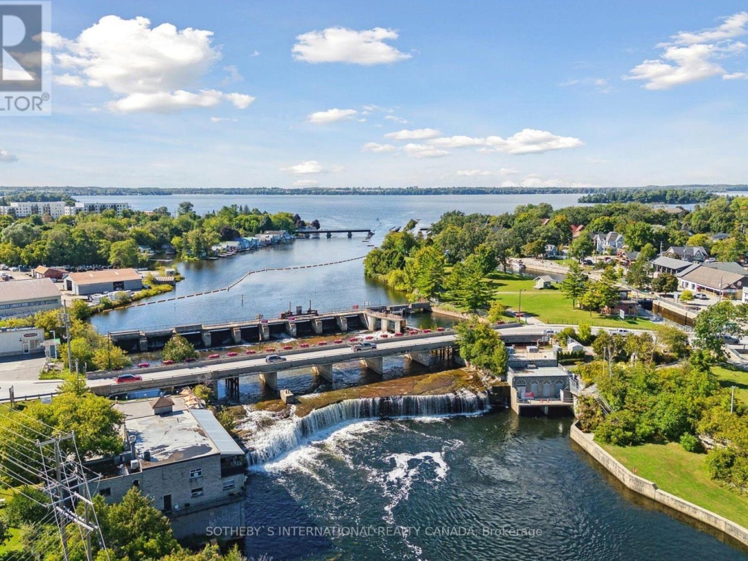 308 19B West Street N, Kawartha Lakes (Fenelon Falls)