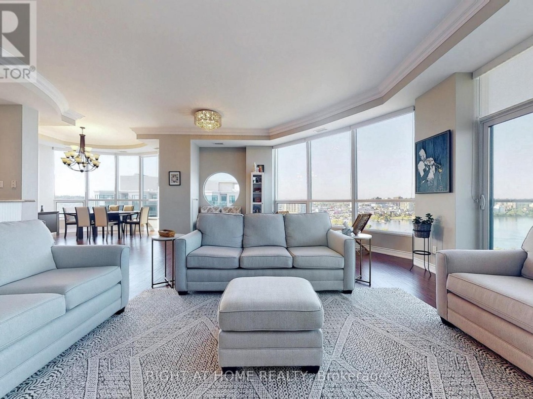 PH06 - 37 ELLEN STREET, 