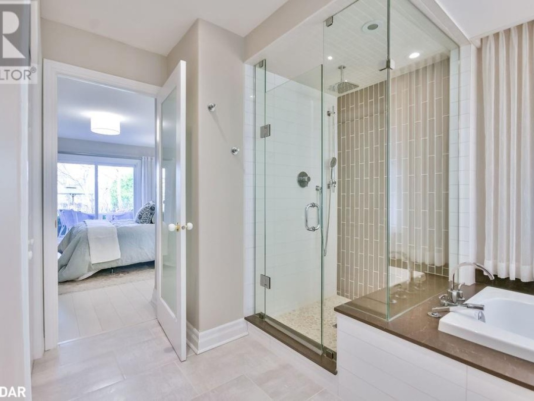 43 Creighton Street S Unit# 104, Lake Simcoe