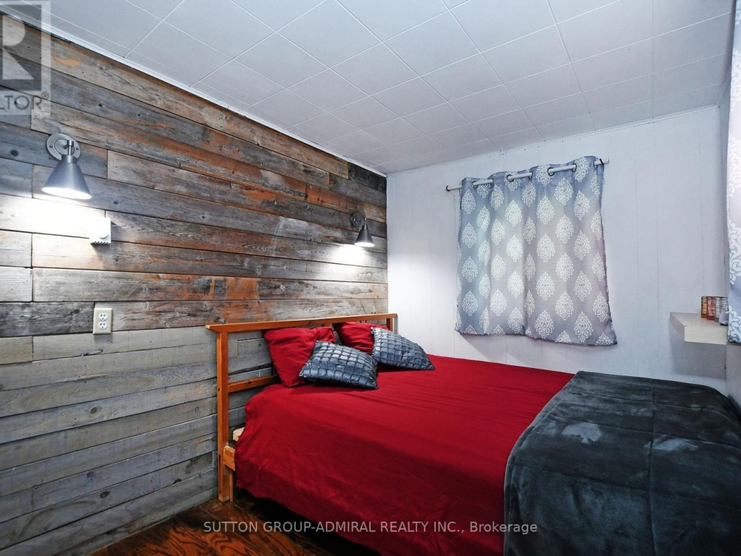 70 ANTIQUARY ROAD, Canal Lake