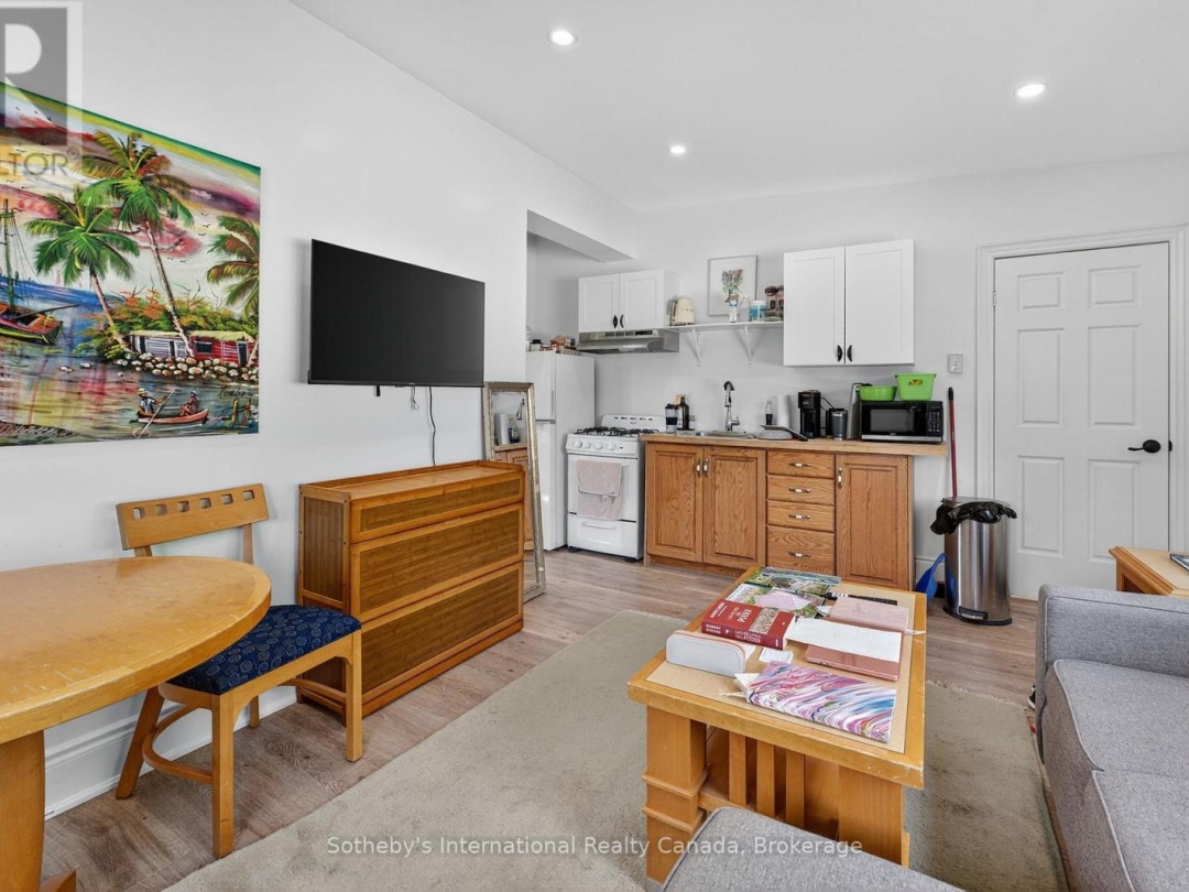 1082 BEAUMONT FARM ROAD, 