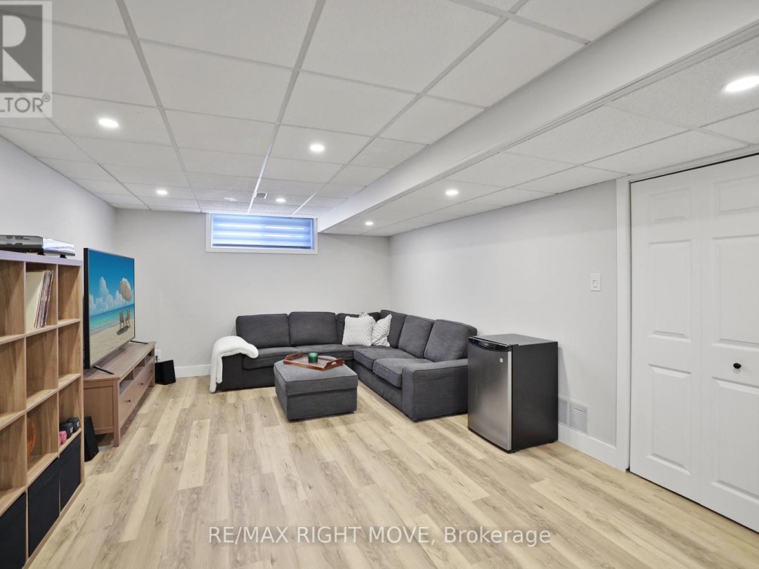 2900 LAKESIDE DRIVE, 