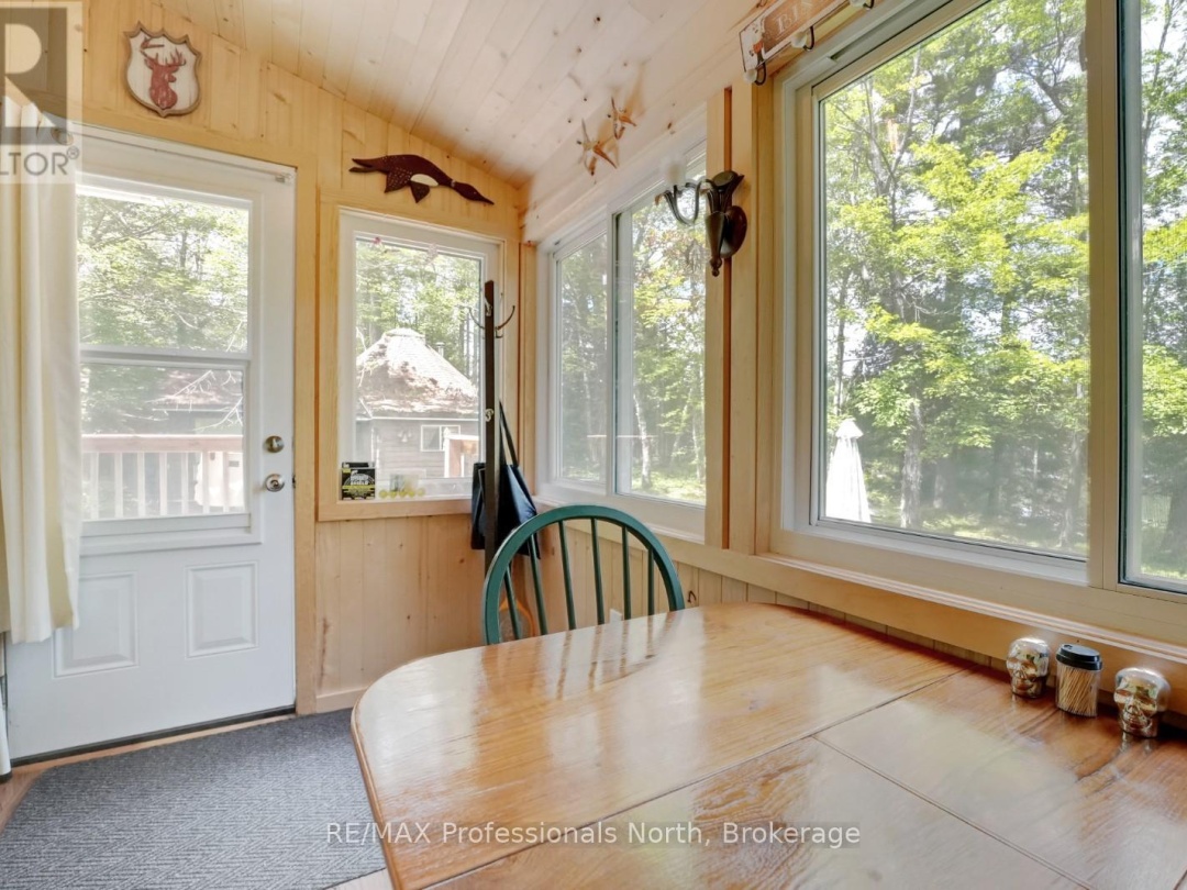 1279 ENGLISH CIRCLE, 