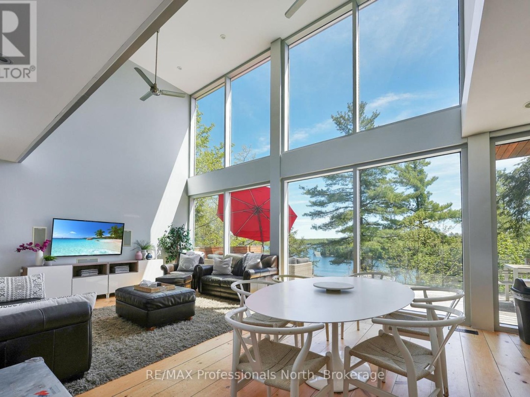1004 Lipton Drive, Kennisis Lake