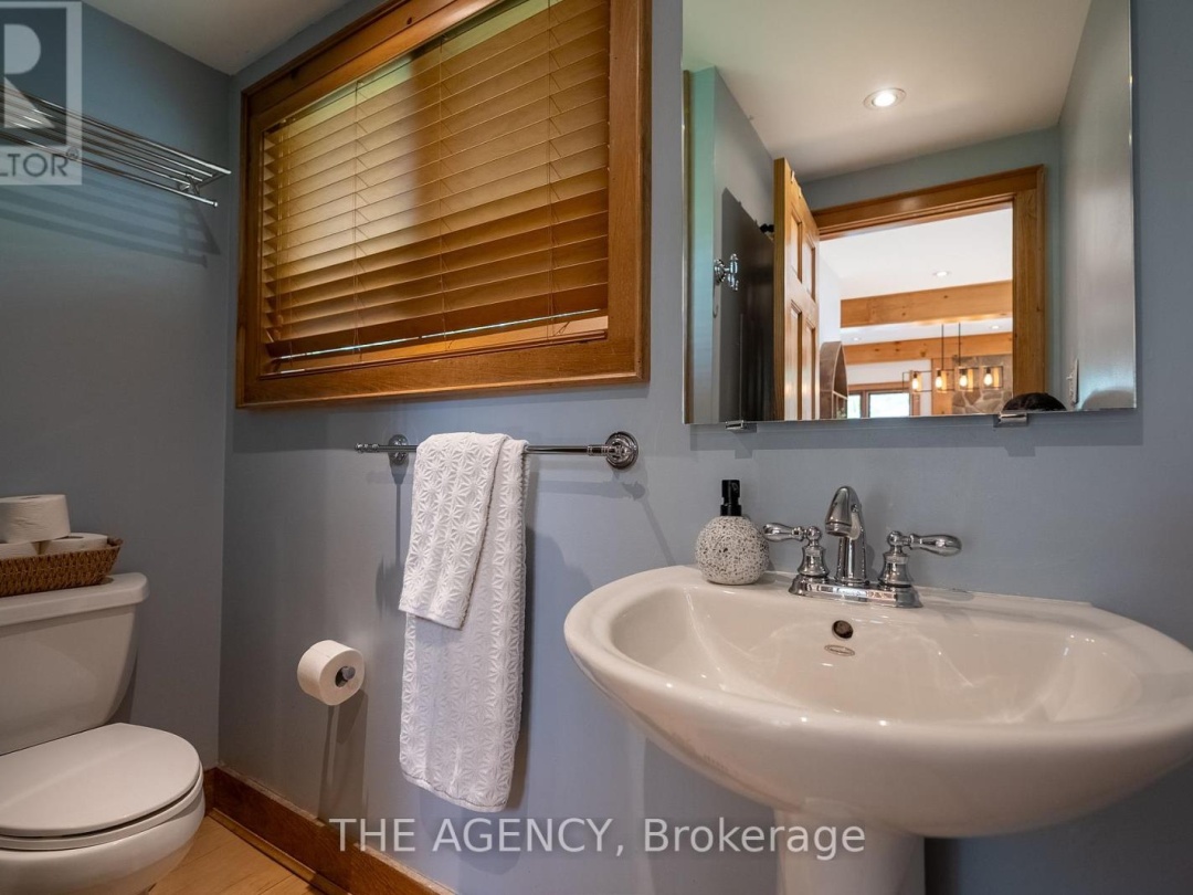 45 PINETREE ROAD, Loon Lake