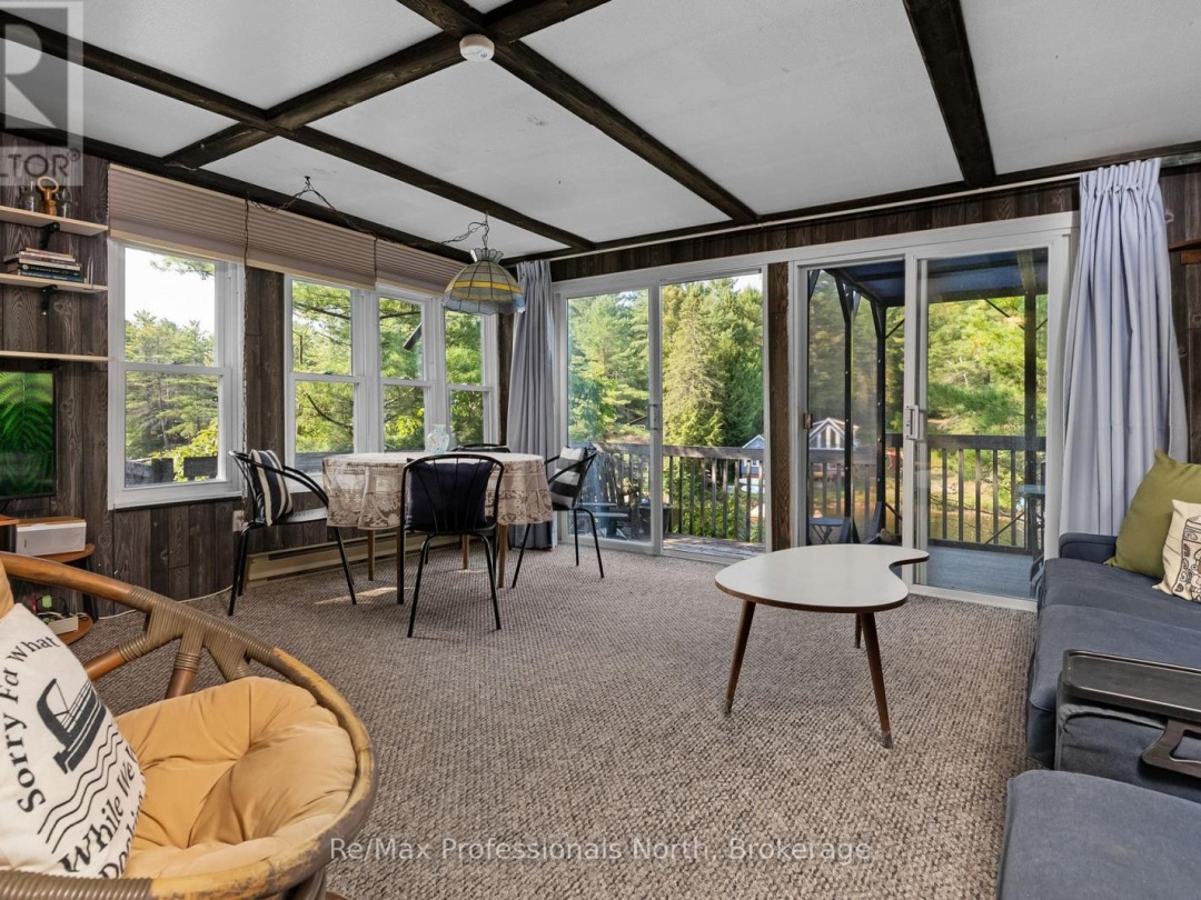 1118 Tomingas Road, Sunny Lake