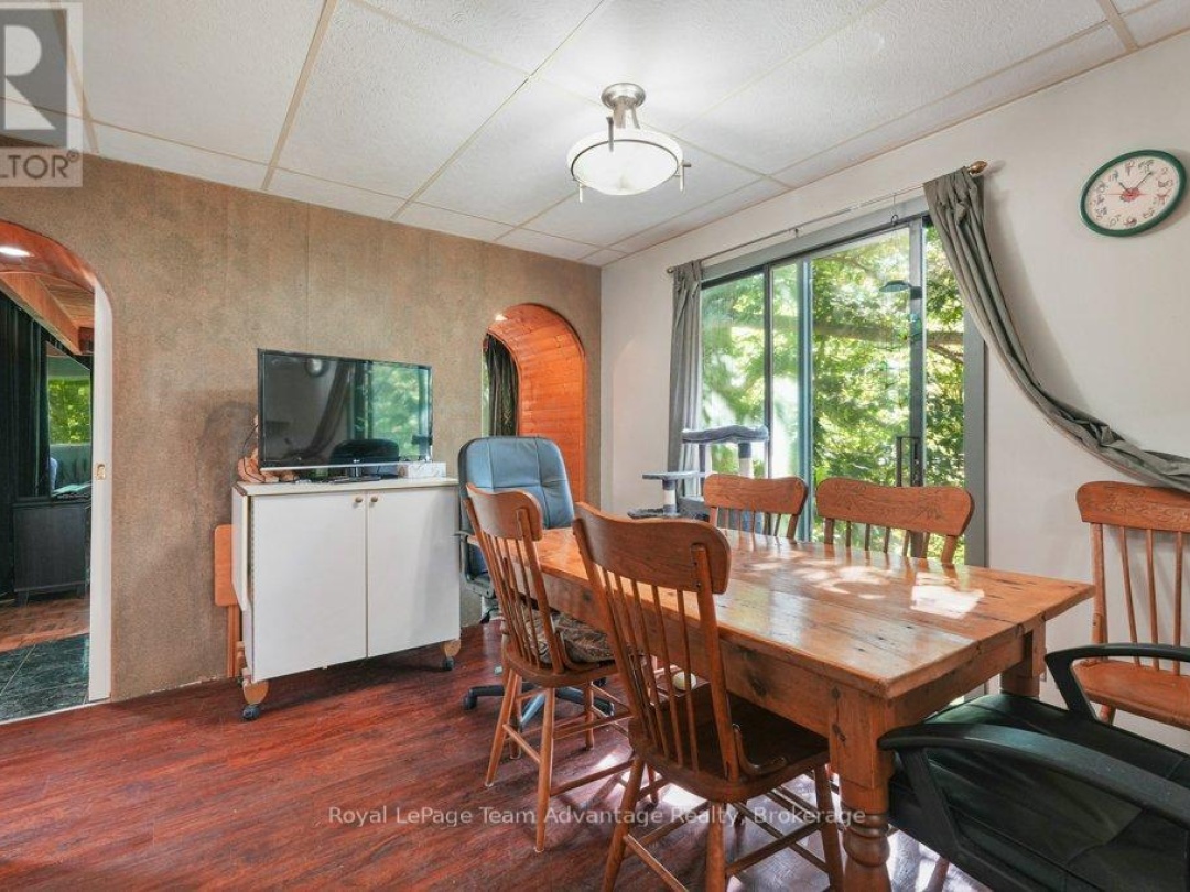 18 HORSESHOE LAKE ROAD, 