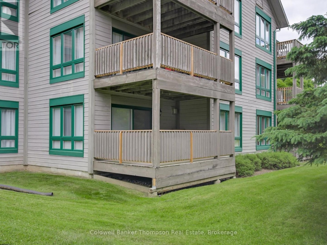 105 32 Deerhurst Greens Drive, Peninsula Lake