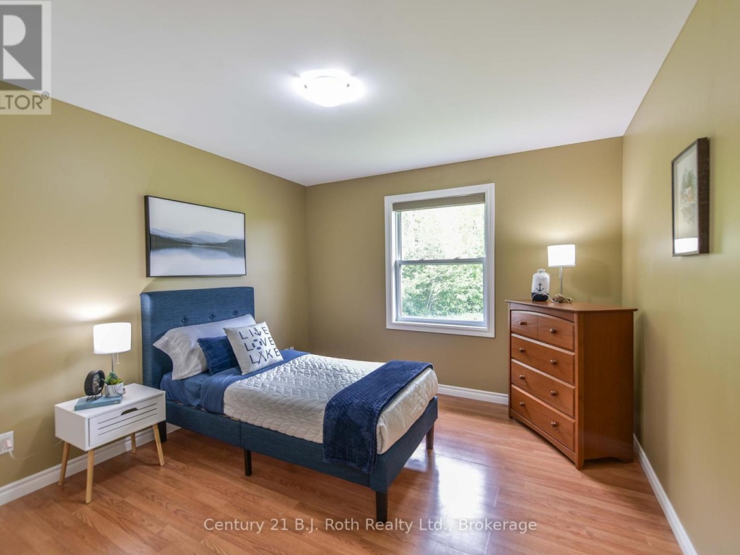 3516 Kirkfield Road, Dalrymple Lake