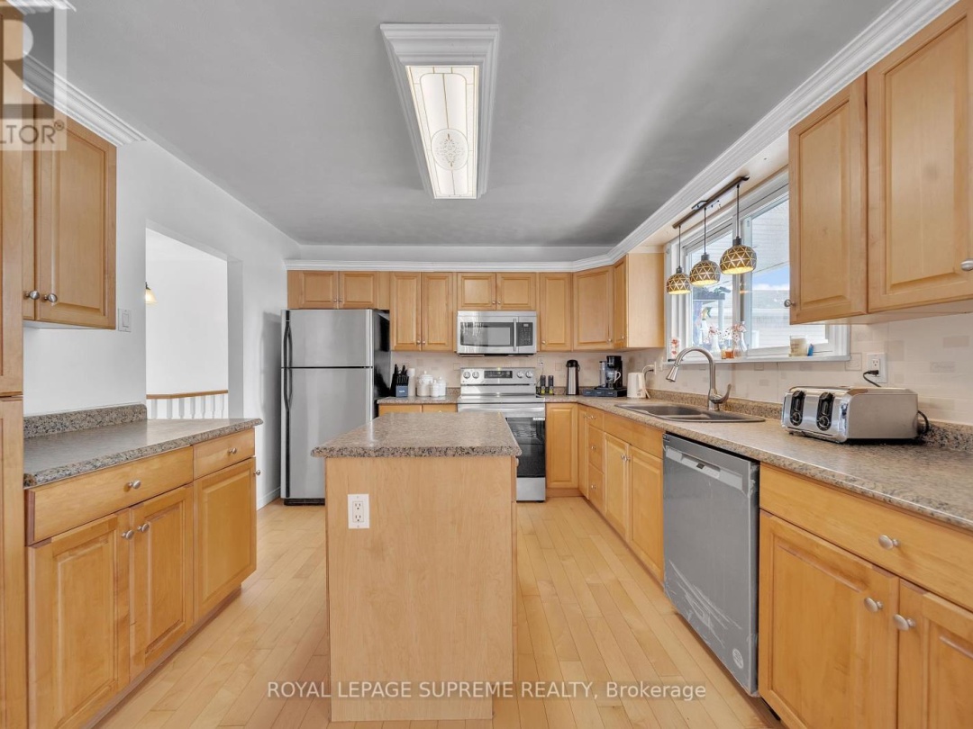8740 12 Highway, Oro-Medonte