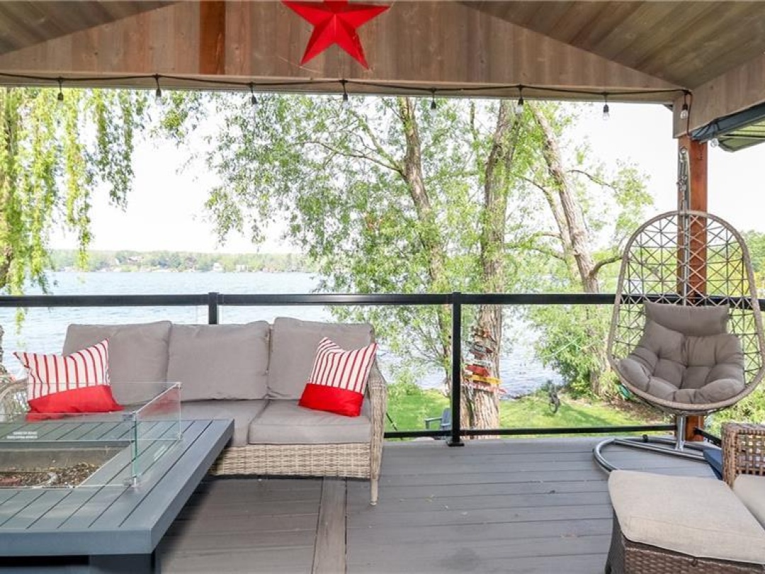 241 Eight Mile Point Road, Lake Simcoe
