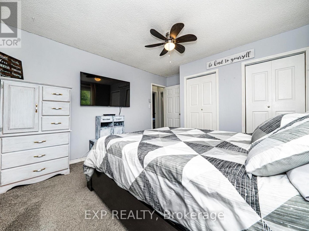 8 PINEWOOD BOULEVARD, 
