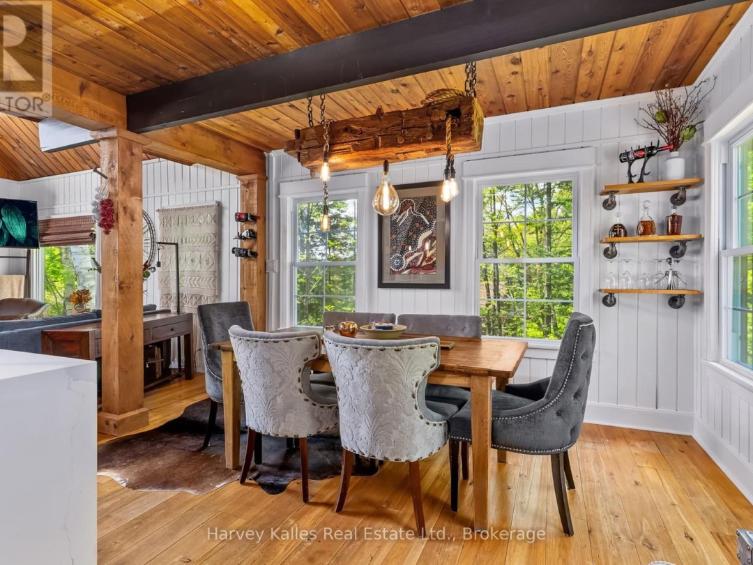 157 Chalet Crescent, Peninsula Lake