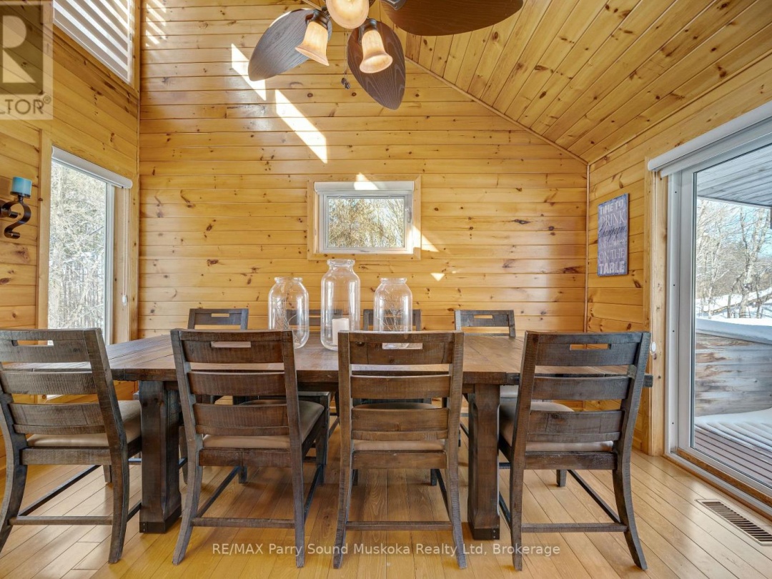 587 Centre Road, Manitouwabing Lake